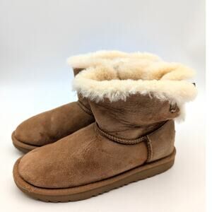 UGG Mini Bailey Bow II Sheepskin Boots Round Toe Kids' Chestnut Size US4 EU36